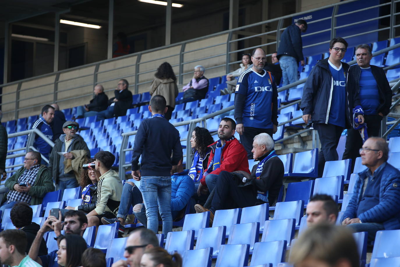 ¿Estuviste viendo el Oviedo - Eibar? ¡Búscate en las fotos del Tartiere!