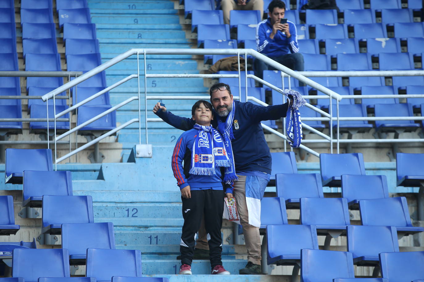 ¿Estuviste viendo el Oviedo - Eibar? ¡Búscate en las fotos del Tartiere!