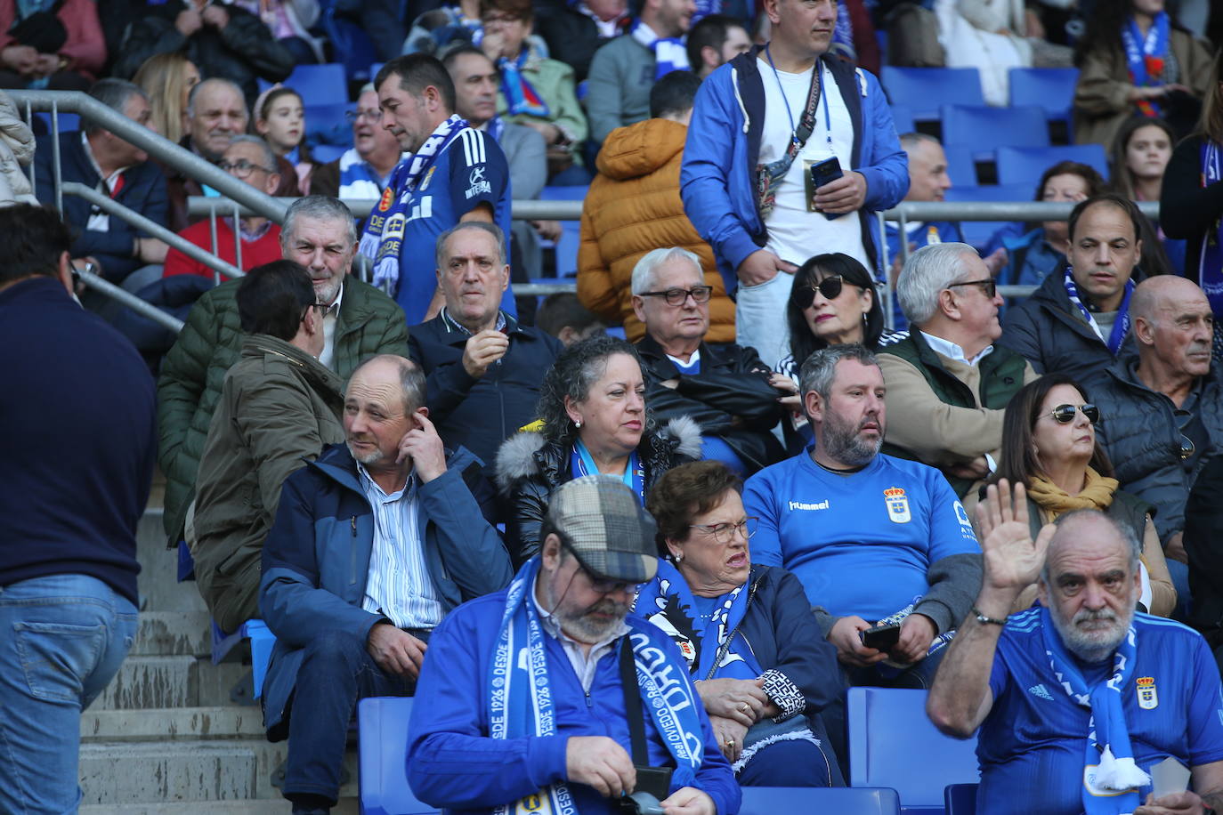 ¿Estuviste viendo el Oviedo - Eibar? ¡Búscate en las fotos del Tartiere!