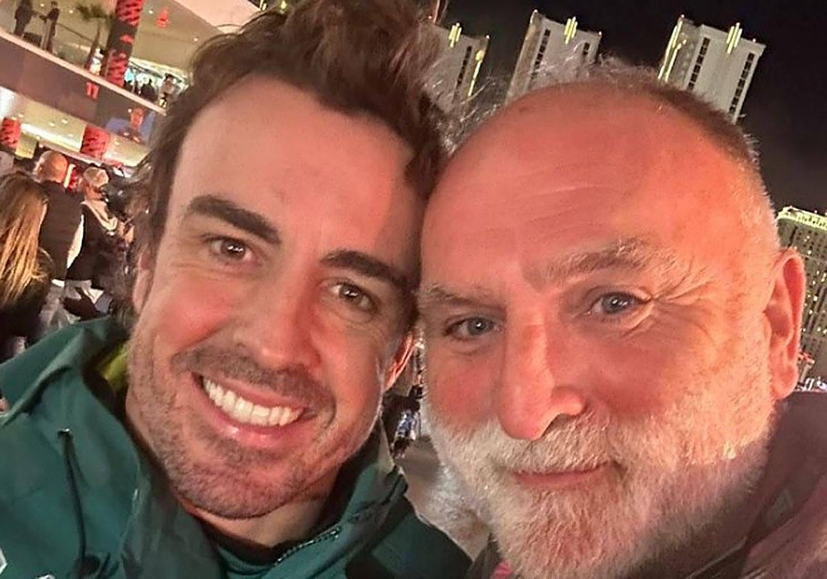 Fernando Alonso y José Andrés posan juntos.