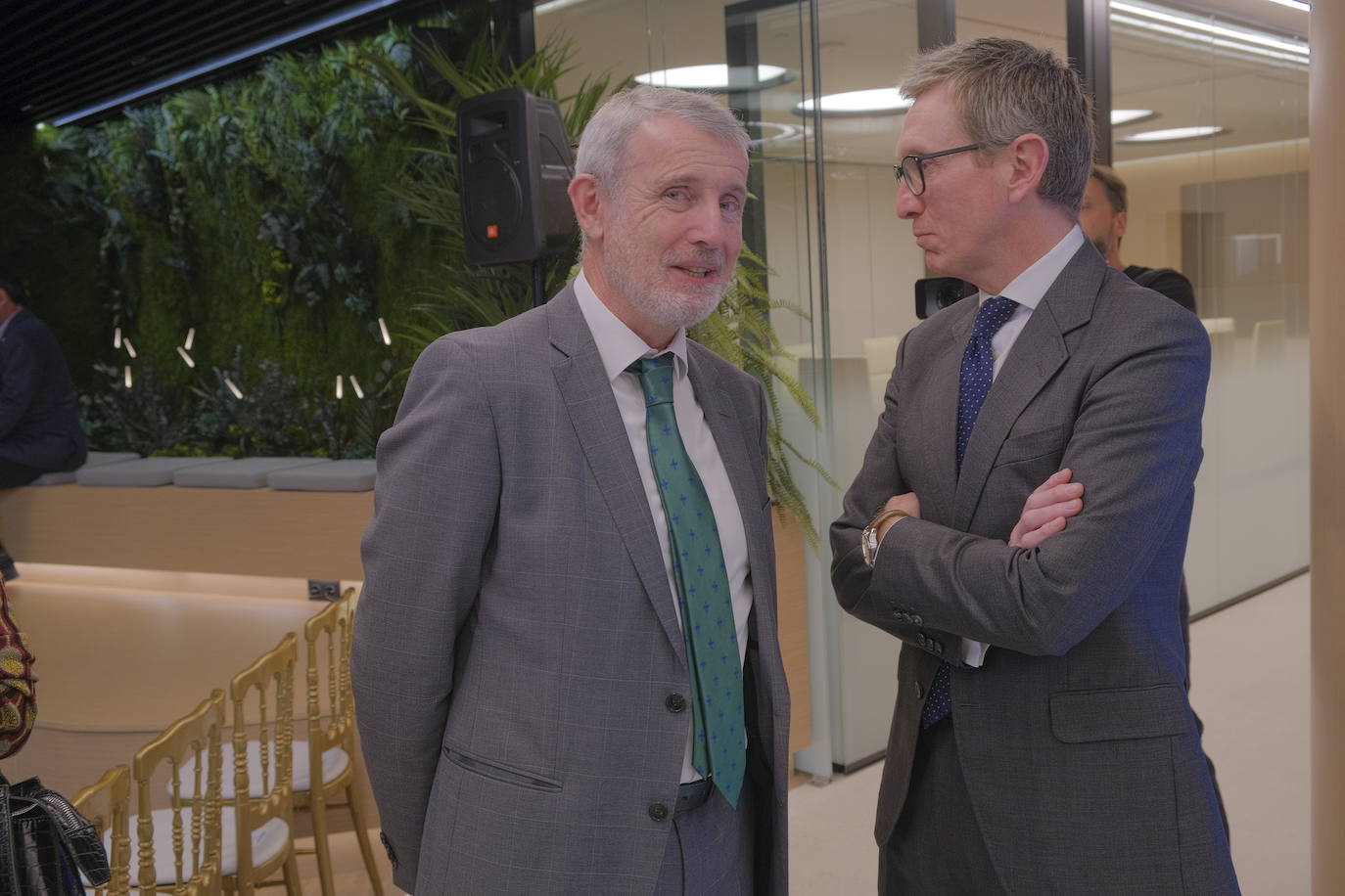 La inauguración de la primera oficina de Caja Rural en Madrid, en imágenes