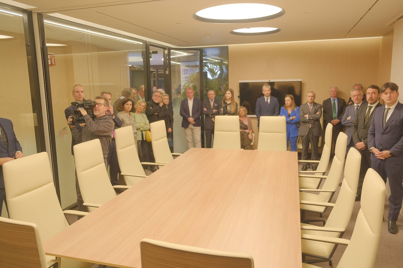 La inauguración de la primera oficina de Caja Rural en Madrid, en imágenes