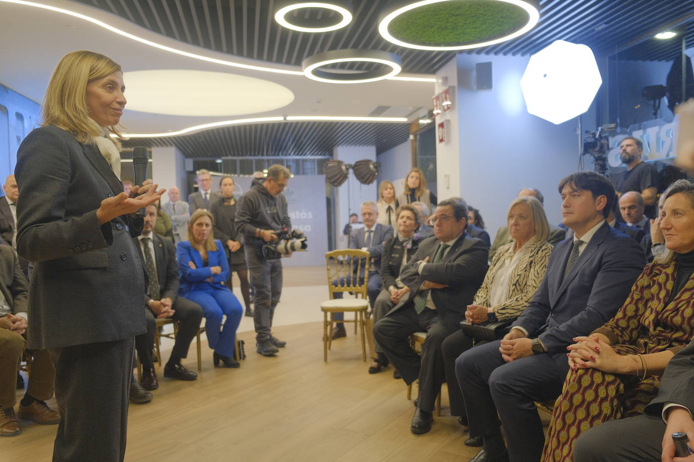 La inauguración de la primera oficina de Caja Rural en Madrid, en imágenes