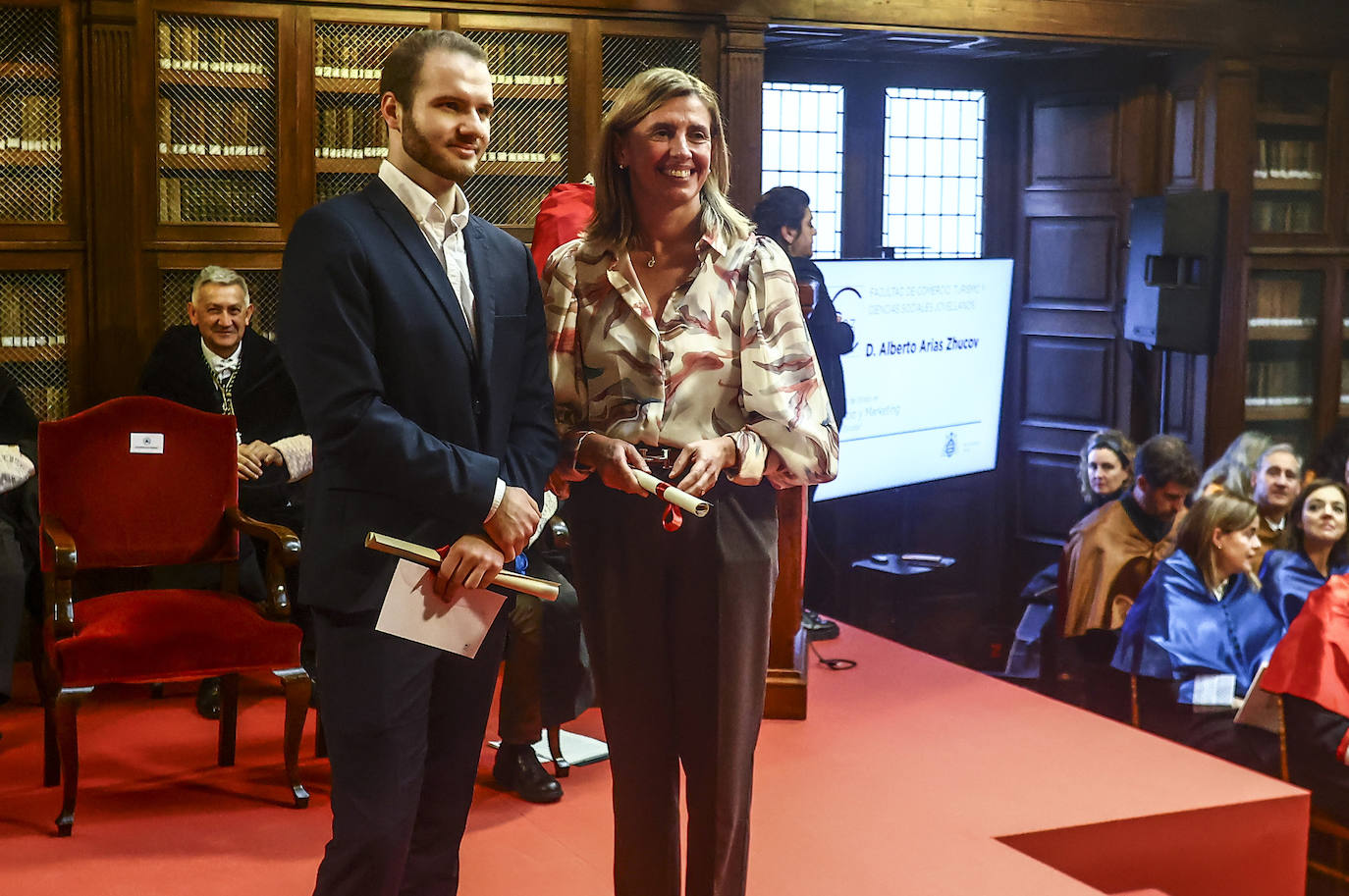 La Universidad entrega sus premios a «a los más sobresalientes»