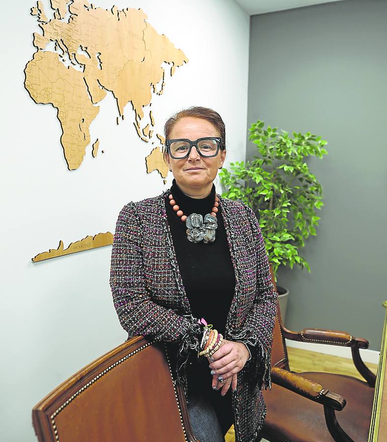 Lucía Noriega, en su despacho profesional en Oviedo.