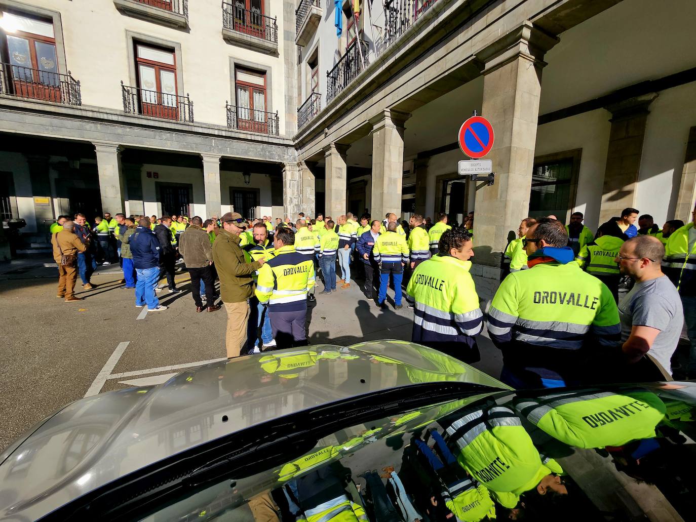 Los trabajadores de Orovalle protestan en Oviedo: «No vamos a vender nuestros derechos»