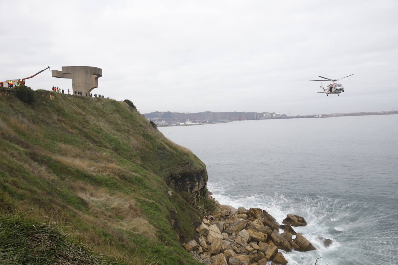 Complicado rescate en el Cerro de Santa Catalina