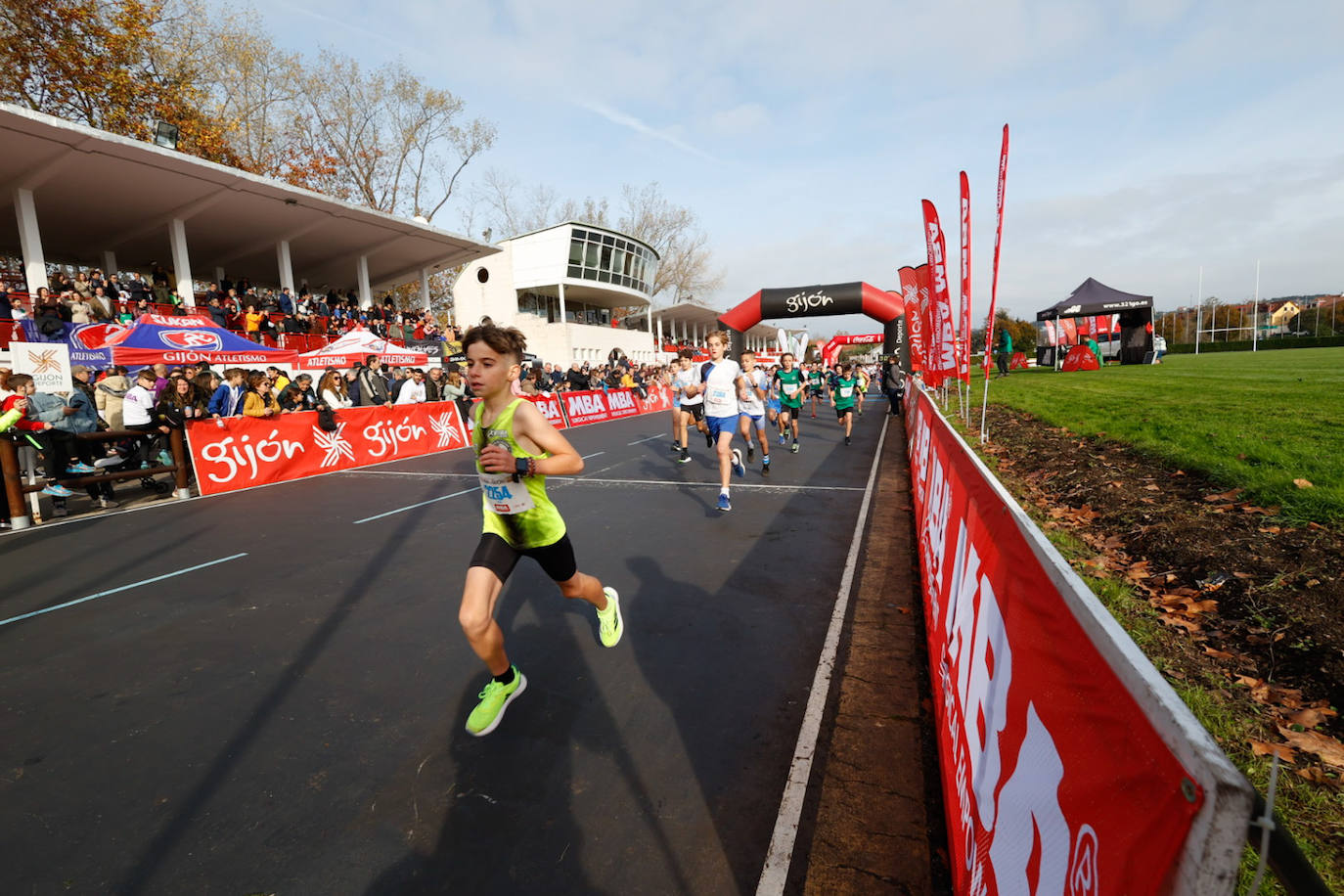 Más de 500 niños llenan el Cross Villa de Gijón