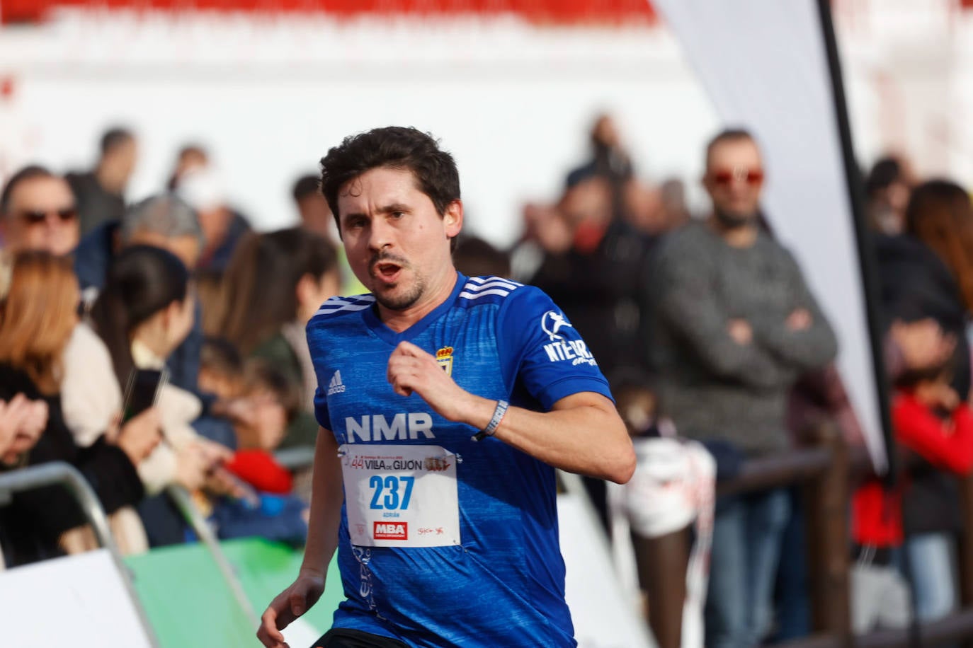 Más de 1.000 corredores se dan cita en el Cross Villa de Gijón