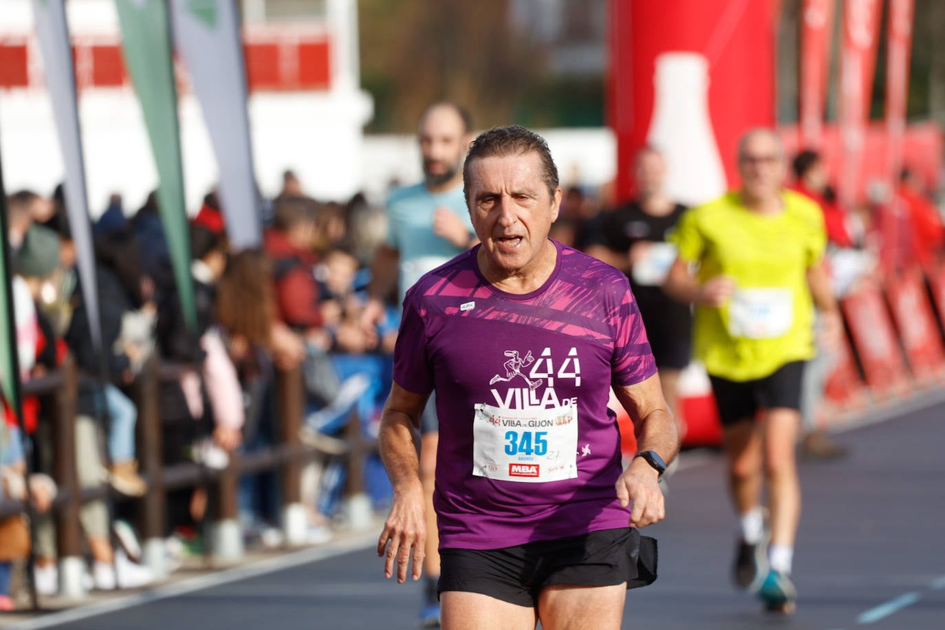 Más de 1.000 corredores se dan cita en el Cross Villa de Gijón