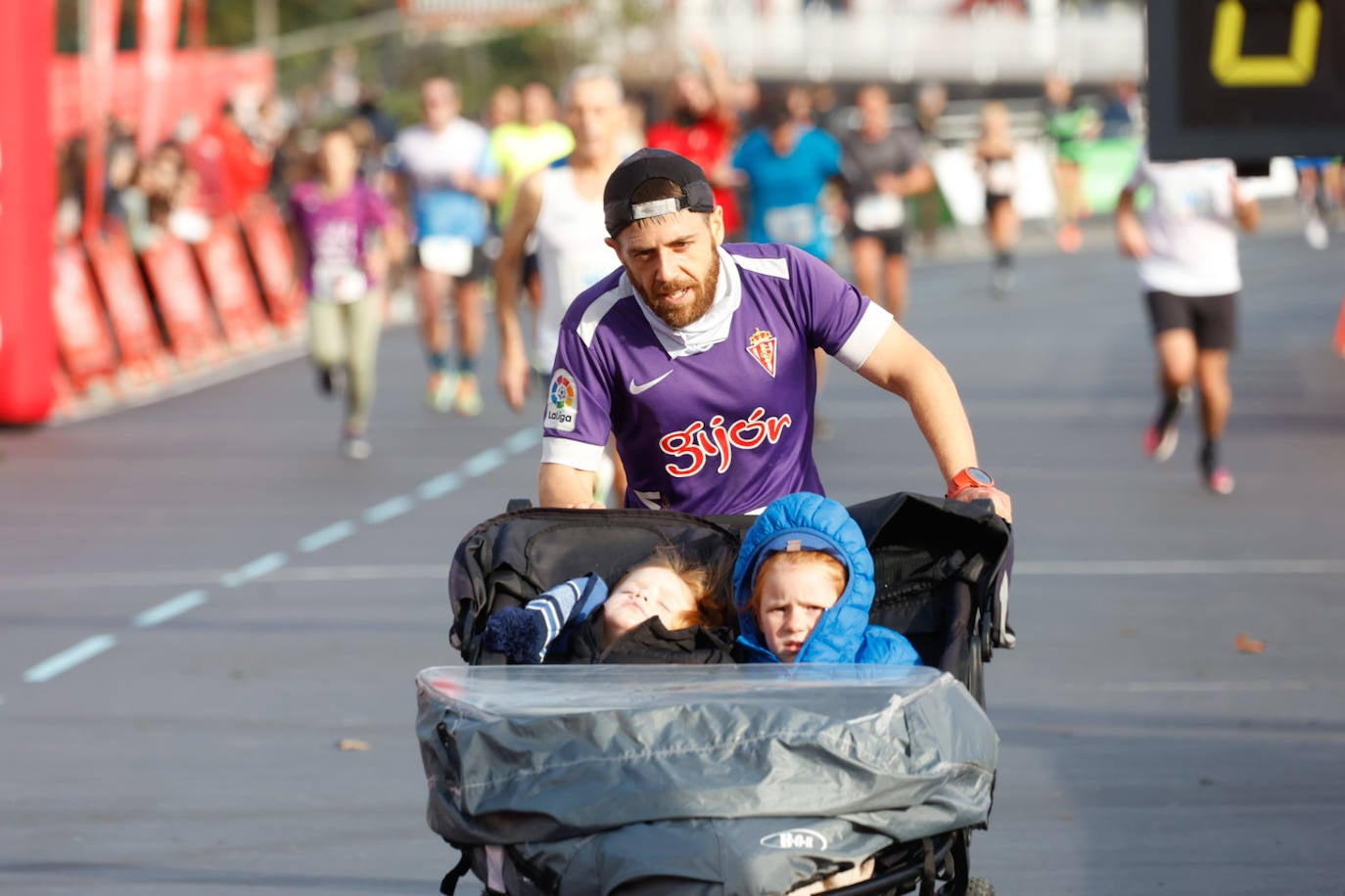 Más de 1.000 corredores se dan cita en el Cross Villa de Gijón
