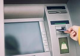 Un avilesino recupera 5.000 euros de su banco tras recibir un SMS fraudulento