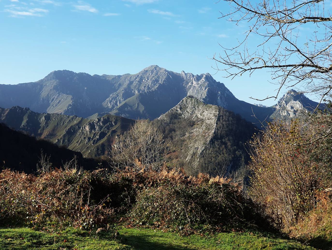 El Cordal contemplando Peña Mea