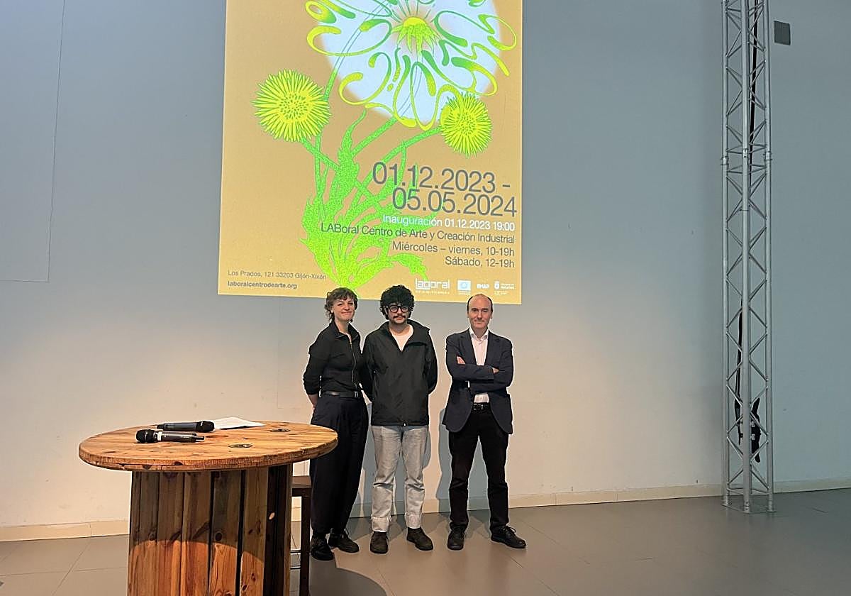 Bethan Hughes, Diego Flórez y Pablo León, poco antes de inaugurar la exposición.