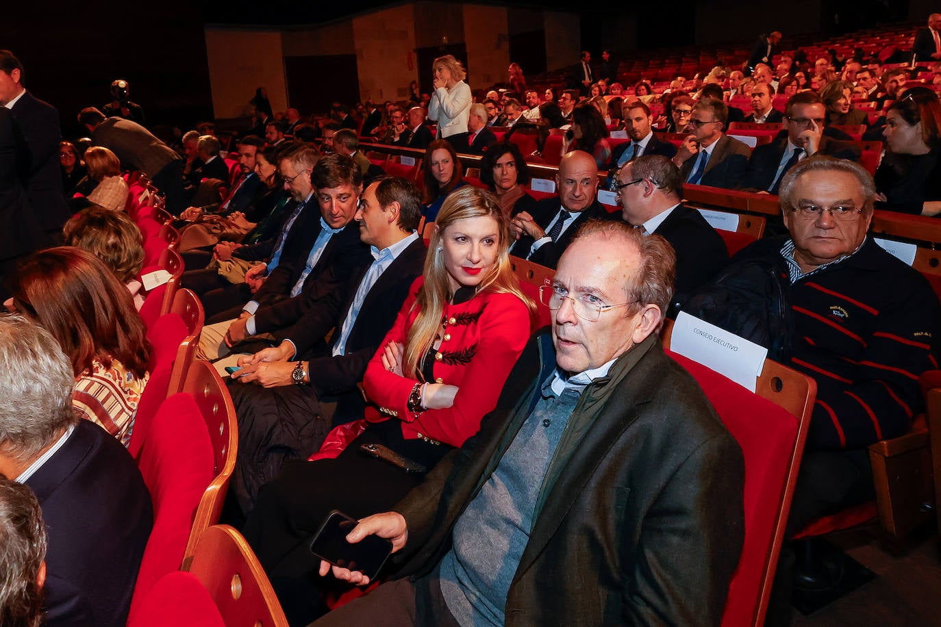 Fade distingue a representantes del mundo empresarial asturiano