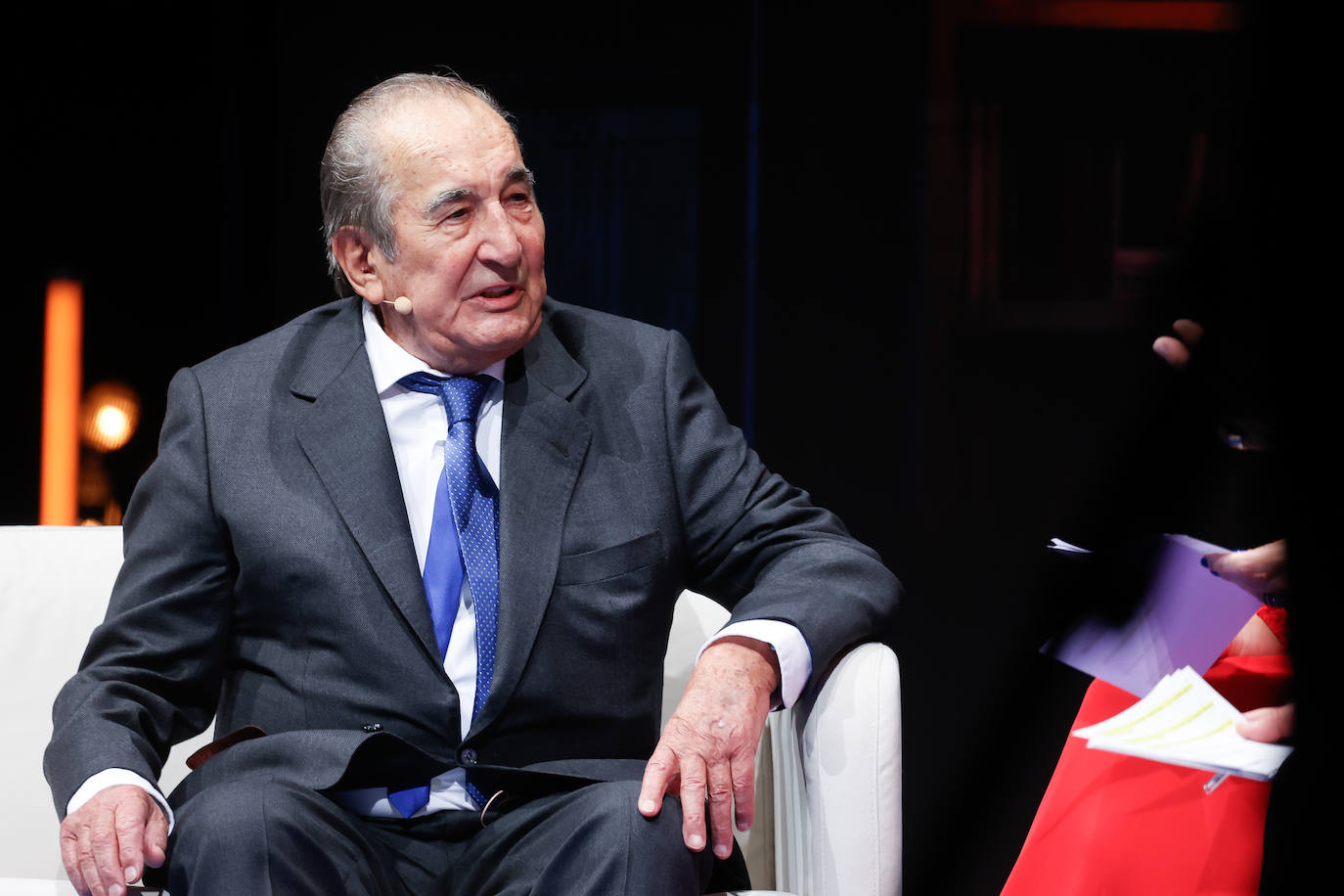 Fade distingue a representantes del mundo empresarial asturiano