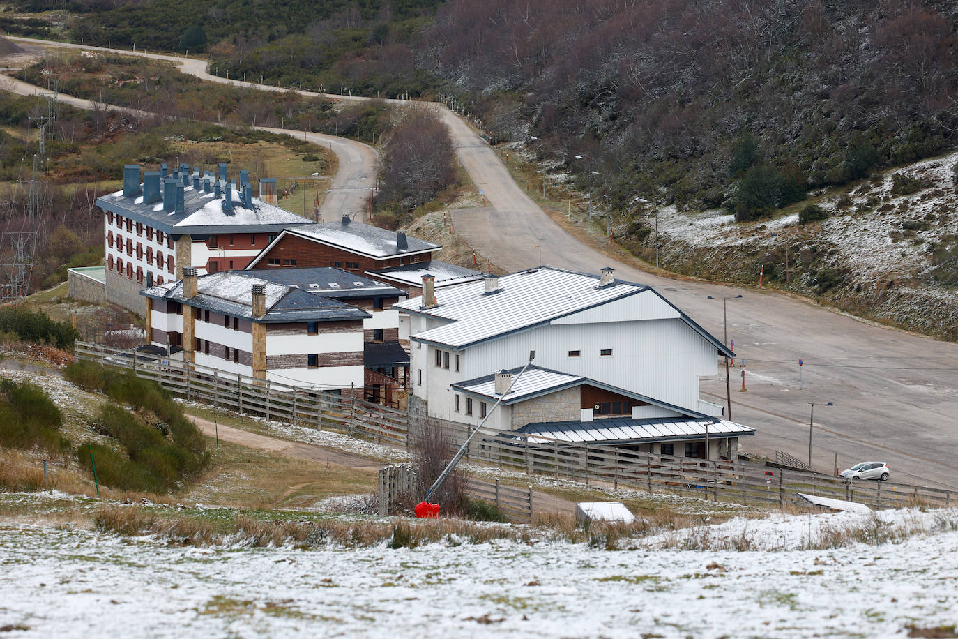 Valgrande abre la telecabina a la espera de más nieve