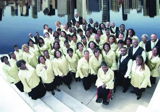 Chicago Mass Choir. Todos los integrantes de esta formación que rendirá tributo a B. B. King.