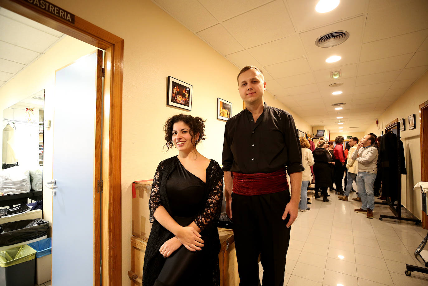 Marta Arias y Alexander Zavarin son soprano y bajo en el coro.