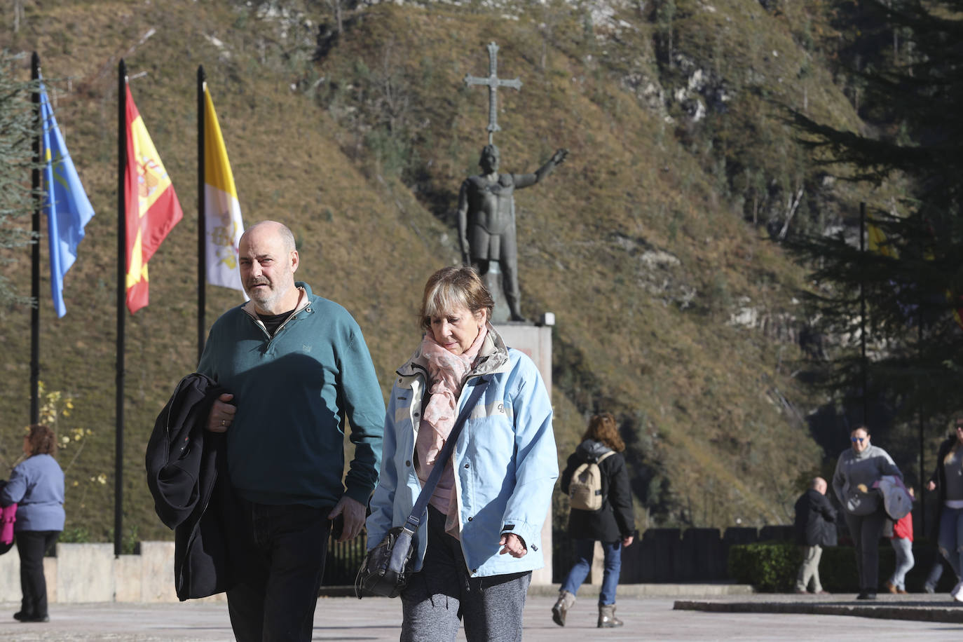 Asturias, abarrotada por el puente