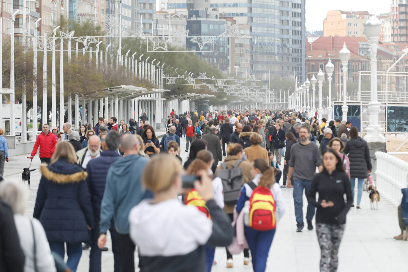 Asturias, abarrotada por el puente