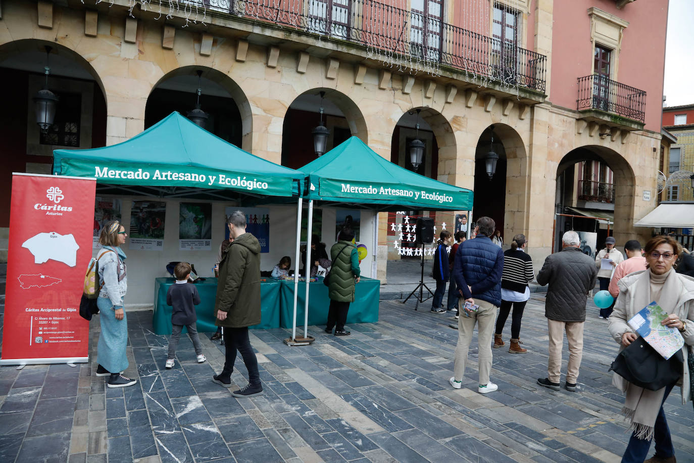 Asturias, abarrotada por el puente