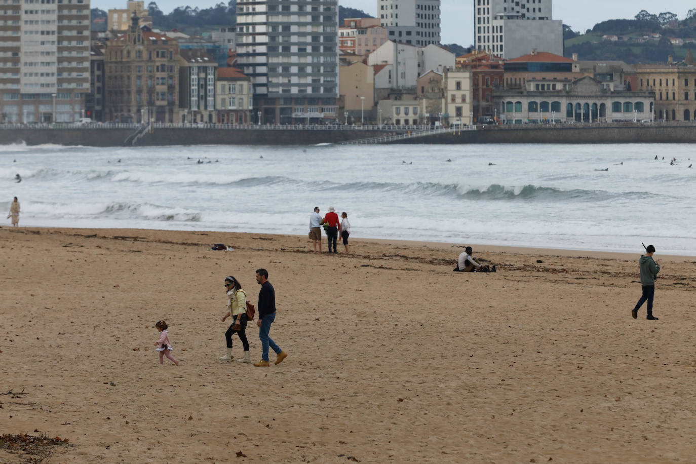 Asturias, abarrotada por el puente