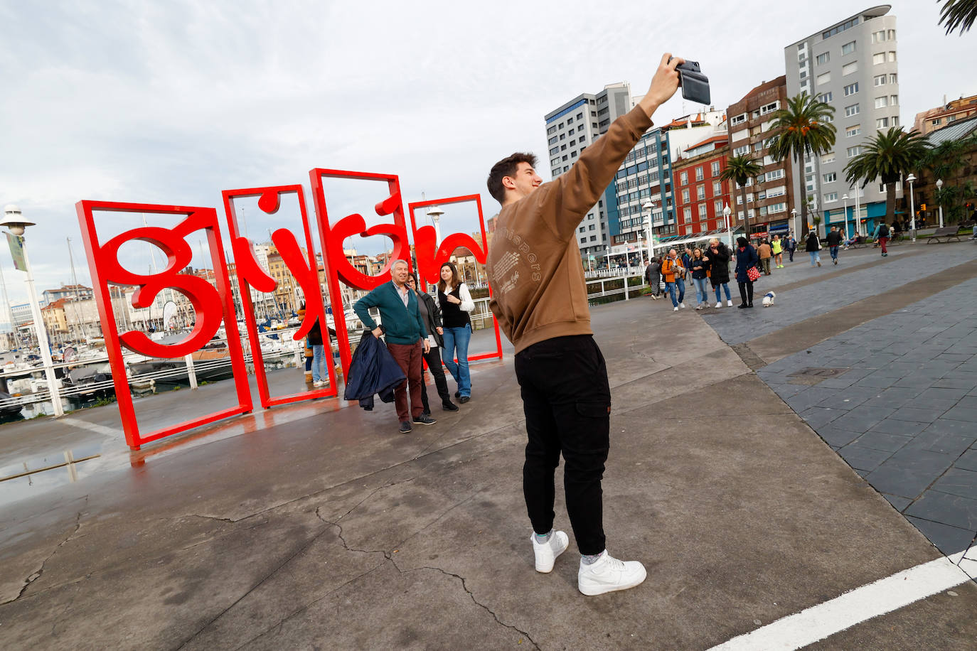 Puente de lleno y calor en Asturias