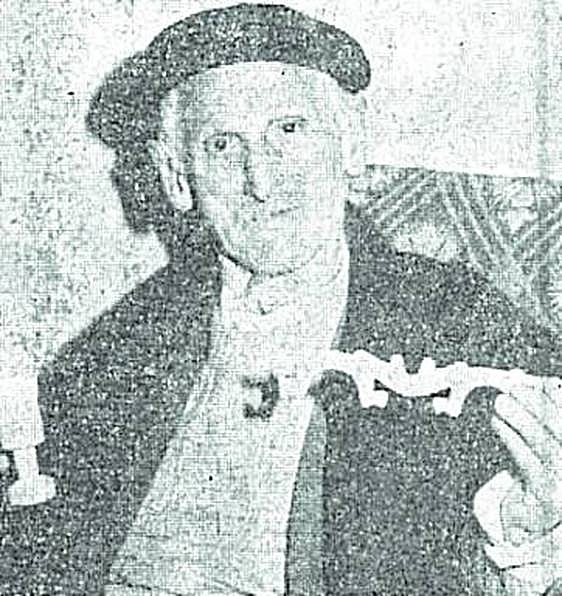 Huerres nos muestra sus tallas.