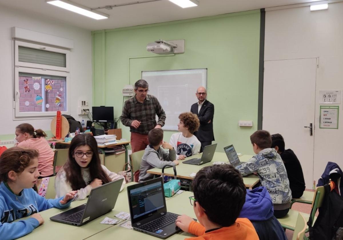 Alumnos de Lugo de Llanera, en plena actividad.