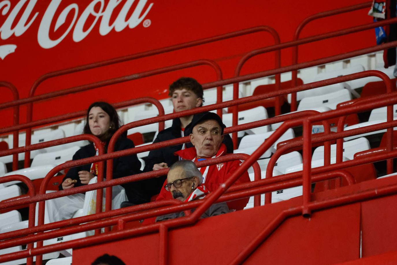 ¿Estuviste viendo el Sporting - Leganés? ¡Búscate en las fotos de El Molinón!