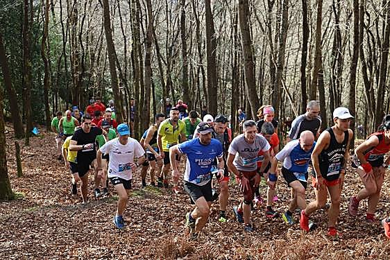 «El Cayón Trail es una carrera humilde, de pueblu, pero también muy potente, muy especial y muy de monte», afirman desde la organización, resaltando el paisaje por el que discurre y el importante desnivel que salva