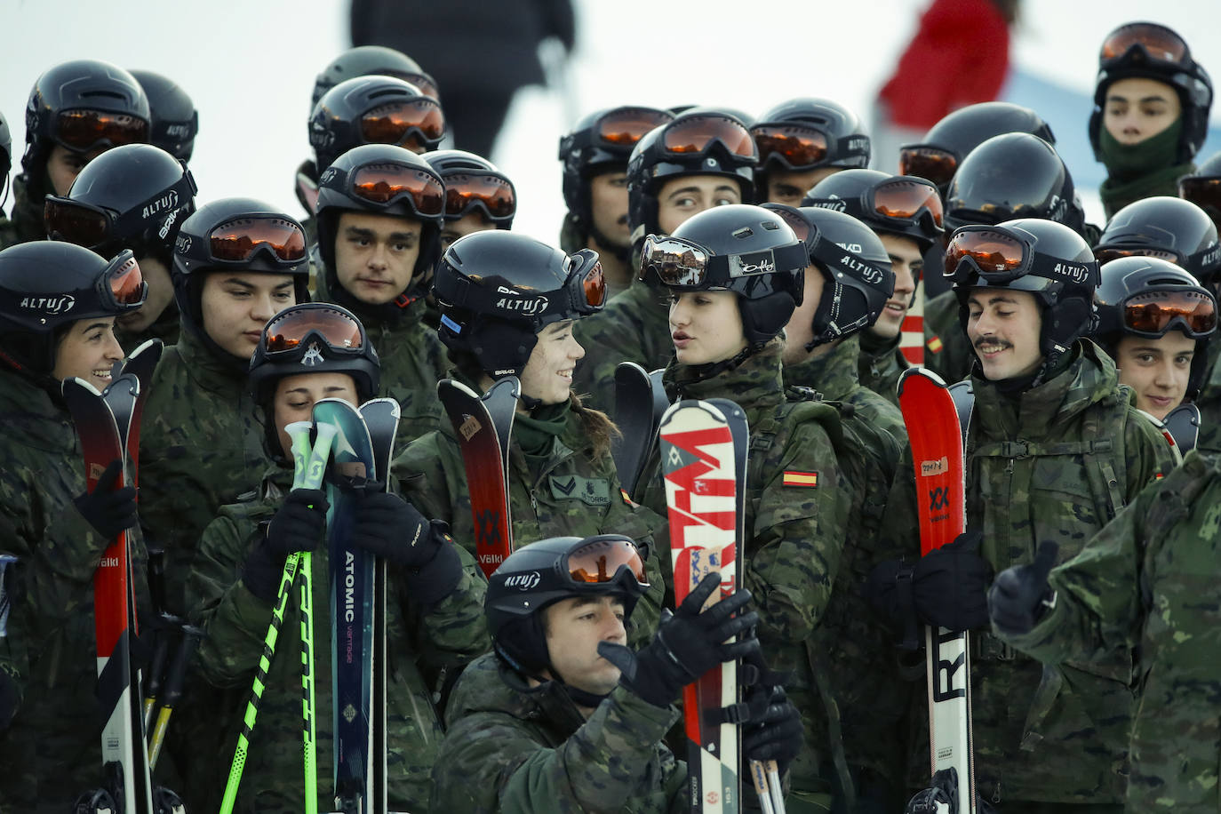 La Princesa de Asturias, maniobras en la nieve en el Pirineo aragonés