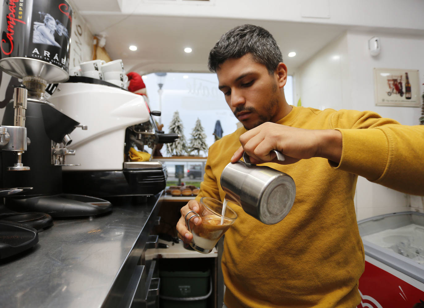 Daniel Amaya, de Cafetal Coffee (Gijón)