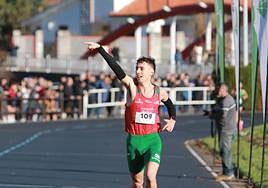 Alejandro Onís y Esther Ramos vencen en la Carrera Popula de Nochebuena