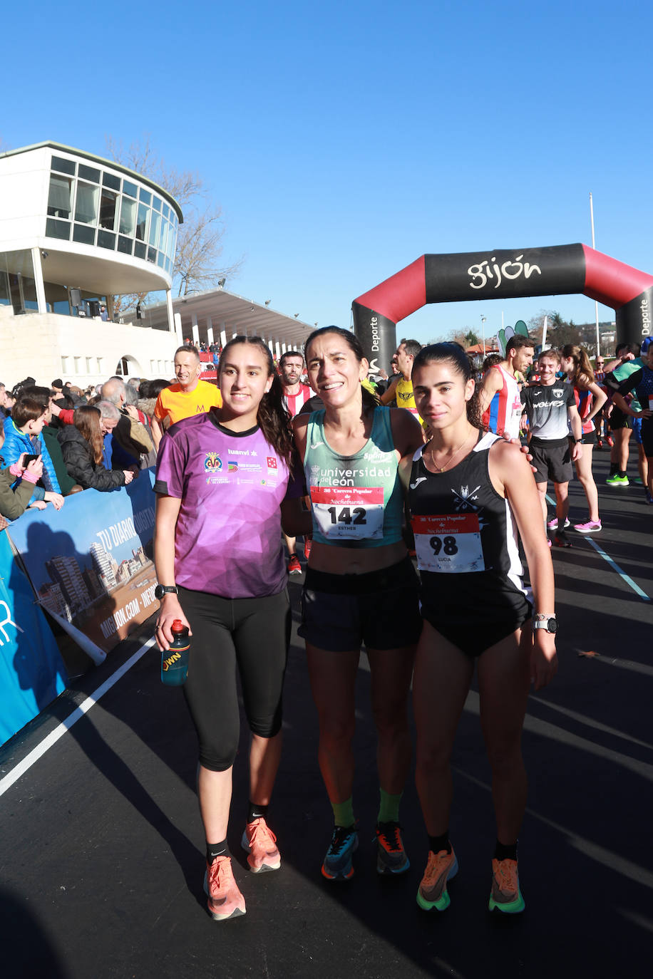 Miles de deportistas se dan cita en el Cross de Nochebuena de Gijón