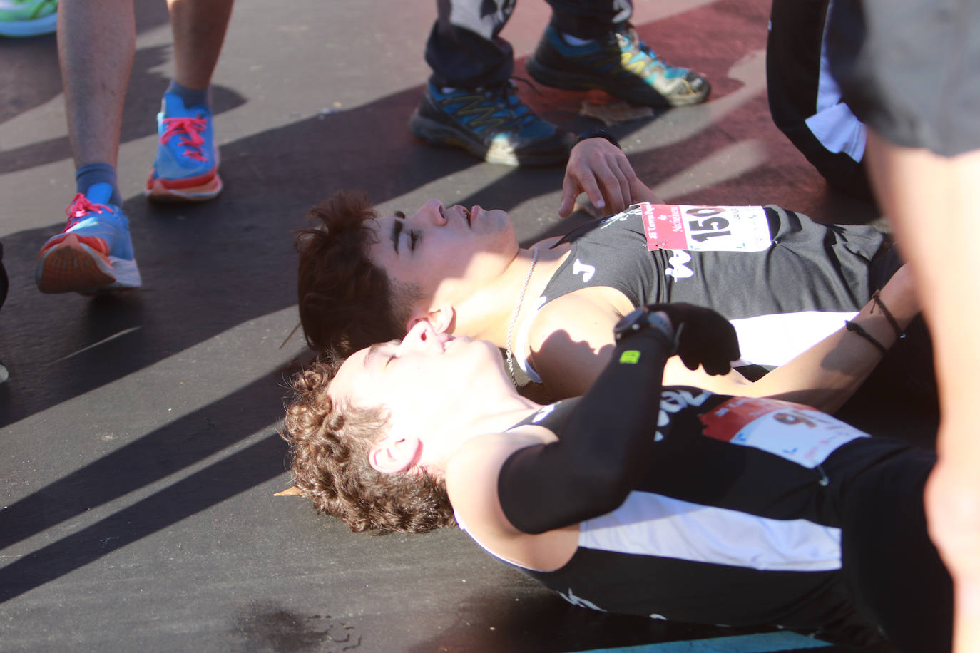 Miles de deportistas se dan cita en el Cross de Nochebuena de Gijón