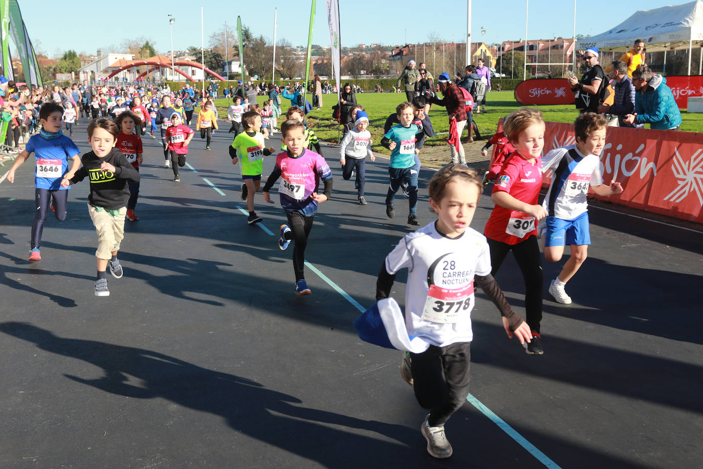 Miles de deportistas se dan cita en el Cross de Nochebuena de Gijón