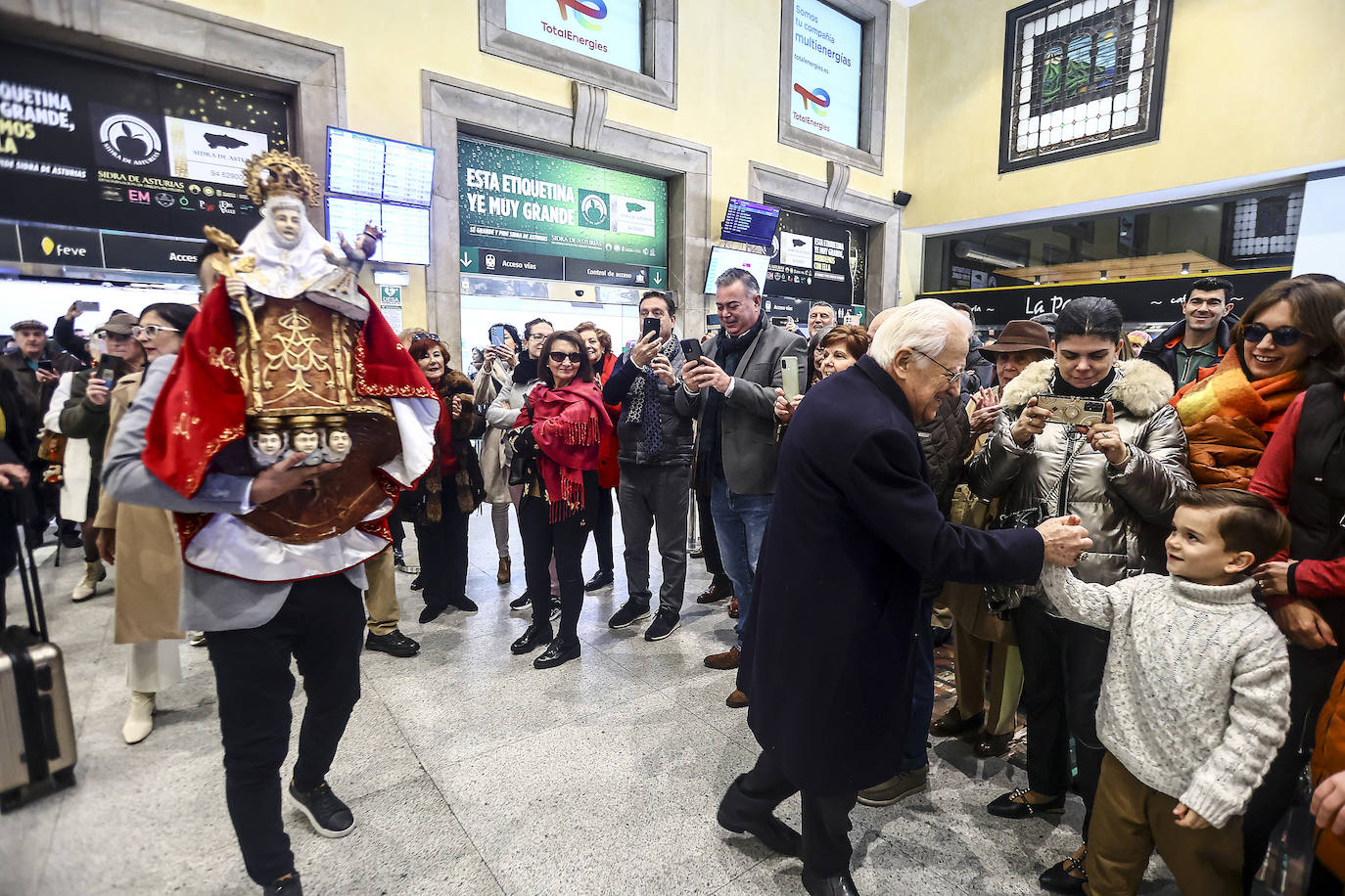 El viaje de la Santina en tren el día de Navidad