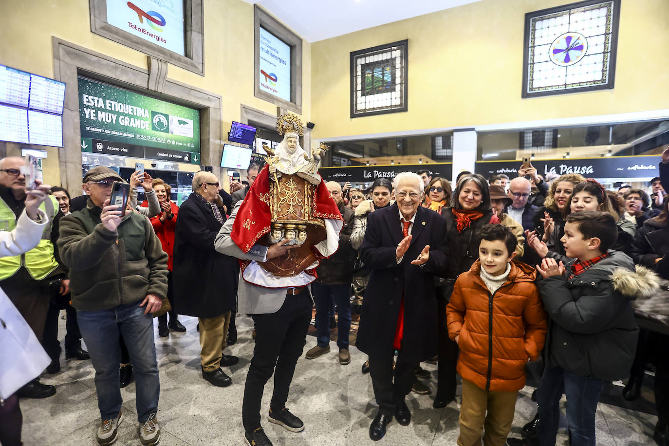 El viaje de la Santina en tren el día de Navidad