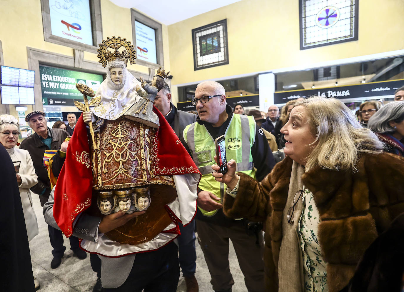 El viaje de la Santina en tren el día de Navidad