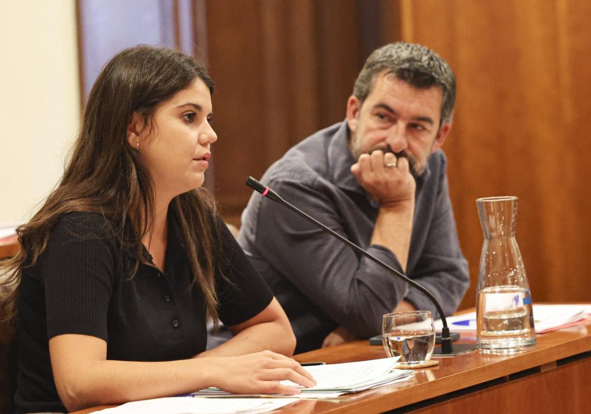 Raquel Ruiz López y Manuel Campa, en una sesión plenaria del mes de septiembre pasado.