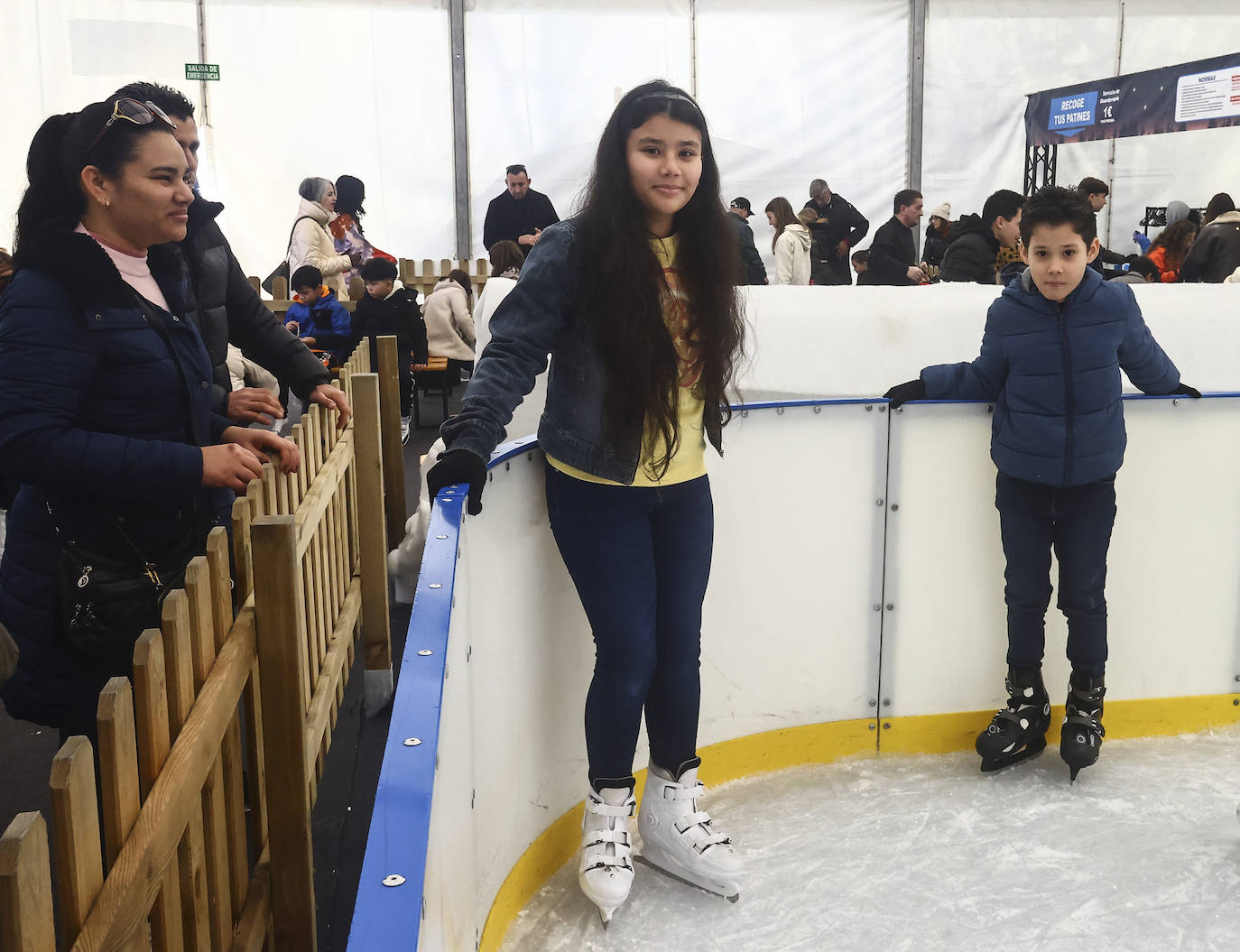 La pista de hielo triunfa en Oviedo