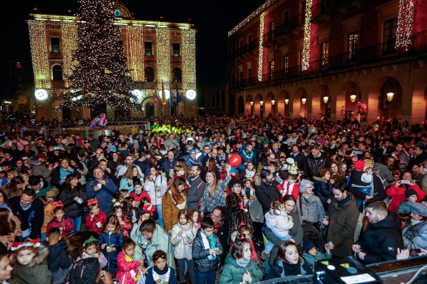 Las pequecampanadas triunfan en Gijón