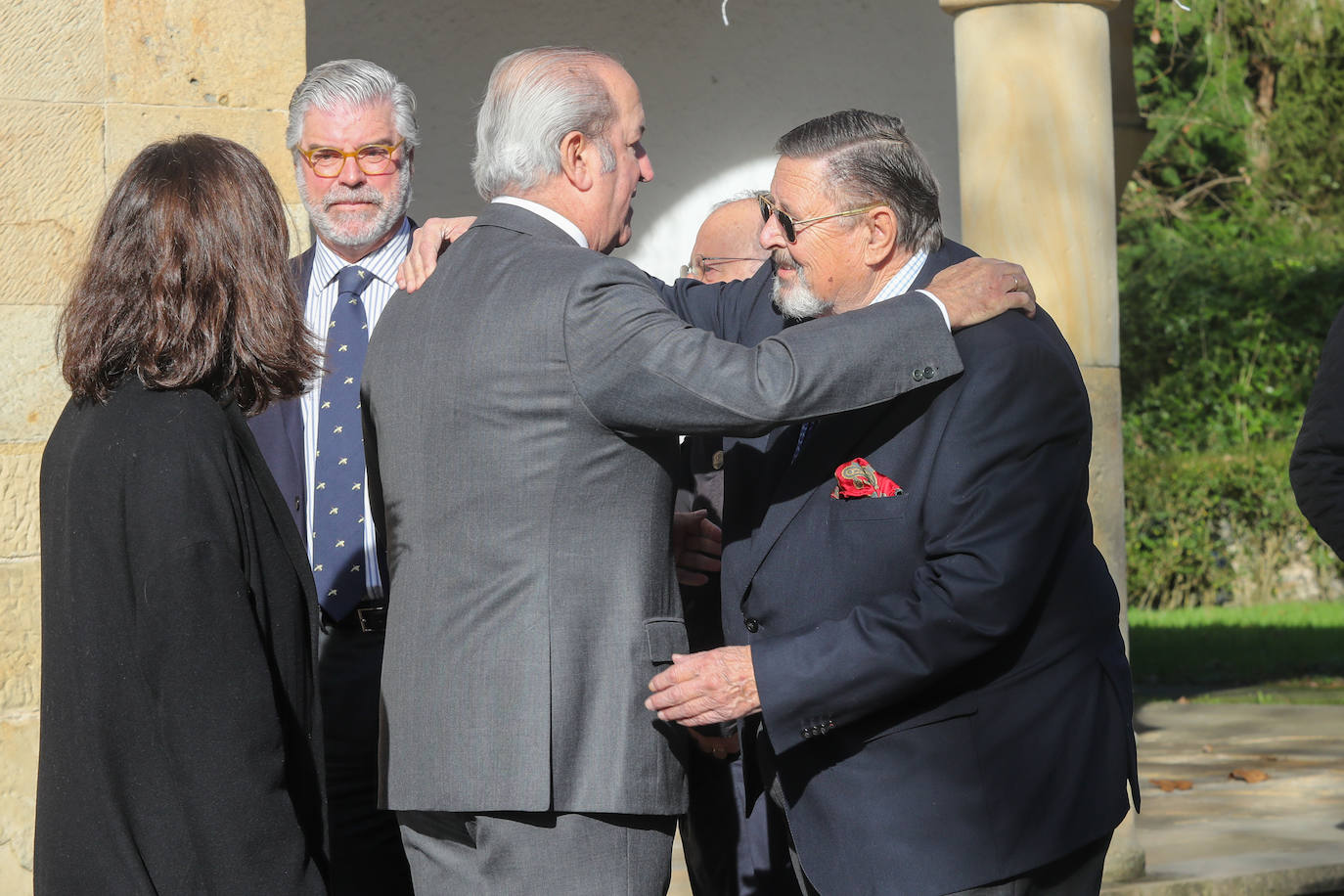 Fotos: Emocionada despedida en Gijón al empresario Romualdo Alvargonzález