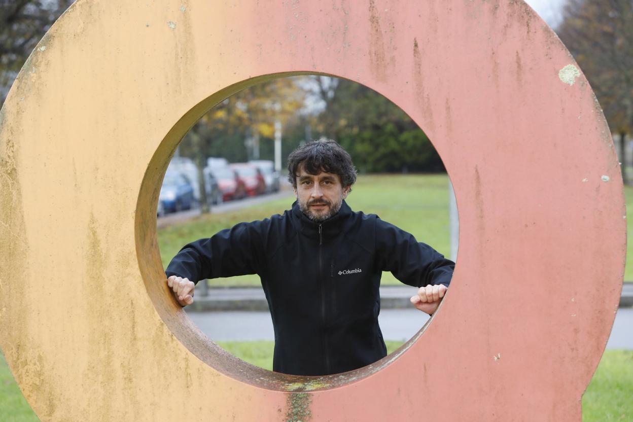 El presidente de Adansi, en el Parque Científico y Tecnológico de Gijón. 