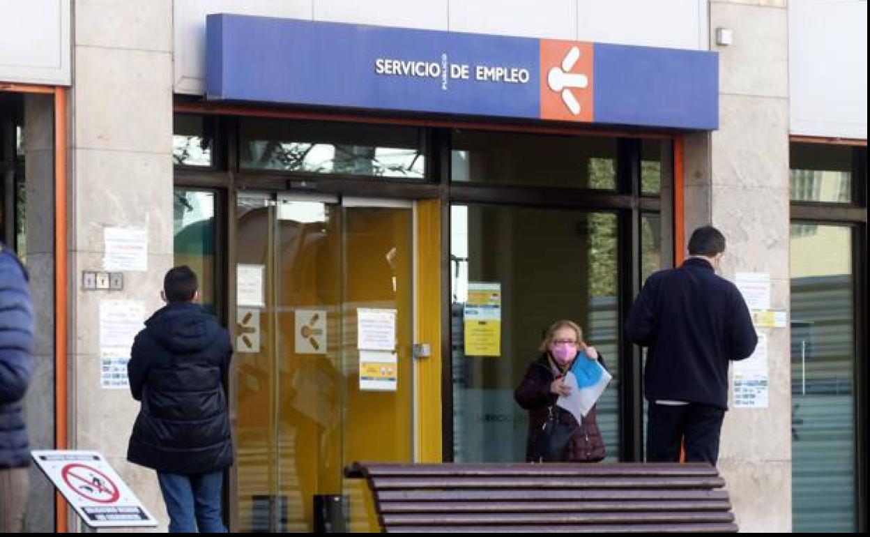 El paro cae en Asturias en 2.911 personas en un año tras bajar más de un millar en diciembre