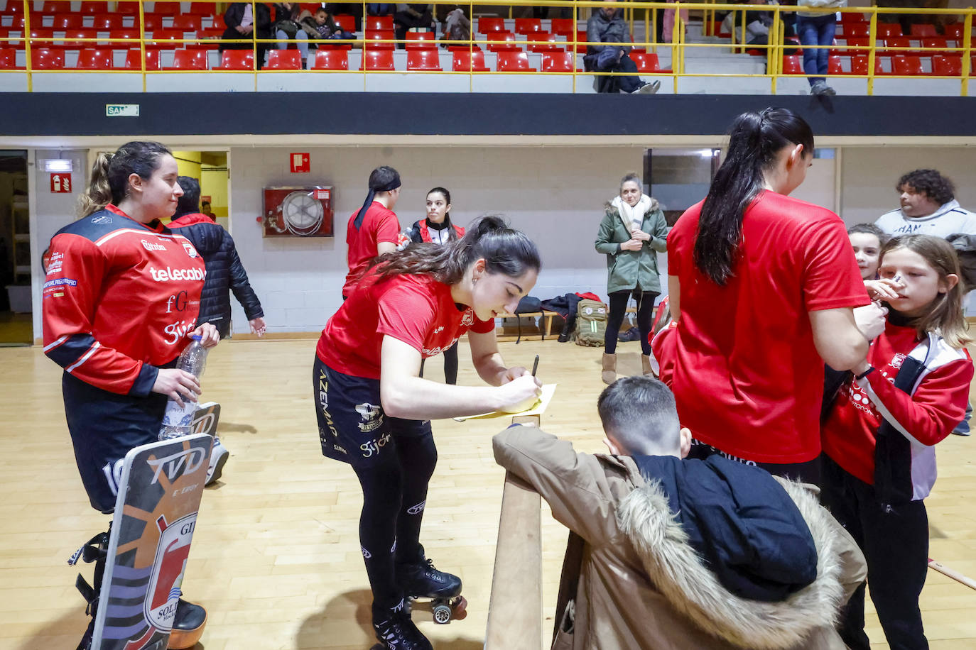 Fotos: El Telecable Gijón se carga de la energía de la afición