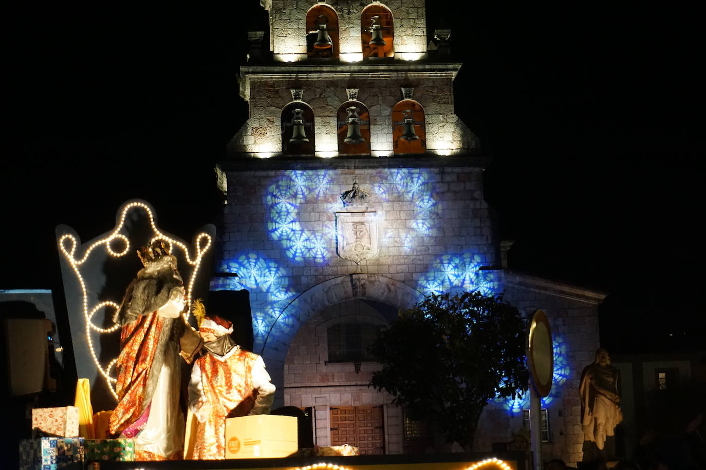 Fotos: La ilusión de los Reyes Magos llega a Cangas de Onís