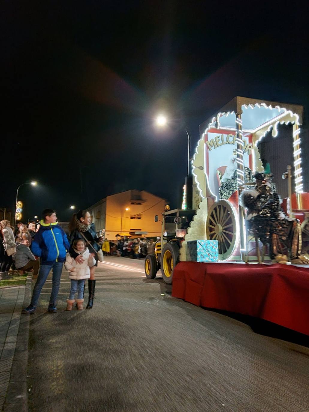 Fotos: La ilusión de los Reyes Magos llega a Cangas de Onís